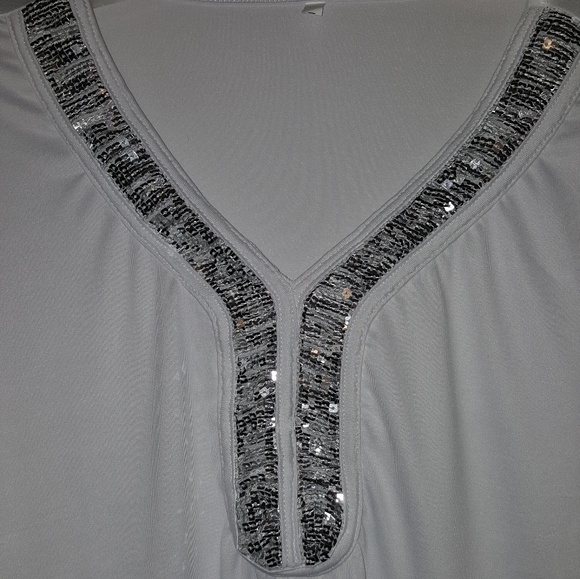 Cute blouse - Picture 3 of 5